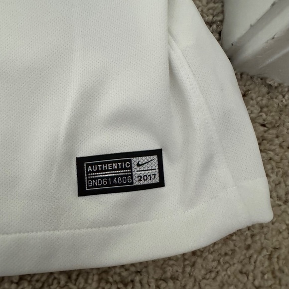 Tottenham Christian Eriksen Authentic Home Jersey - Picture 3 of 4